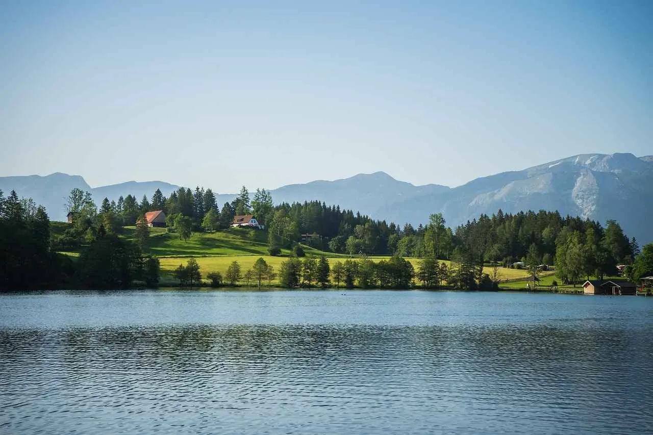 Taç 2’li Bornoz Seti: Çiftler İçin İdeal Seçim Taç 2'li Bornoz Seti: Çiftler İçin İdeal Seçim