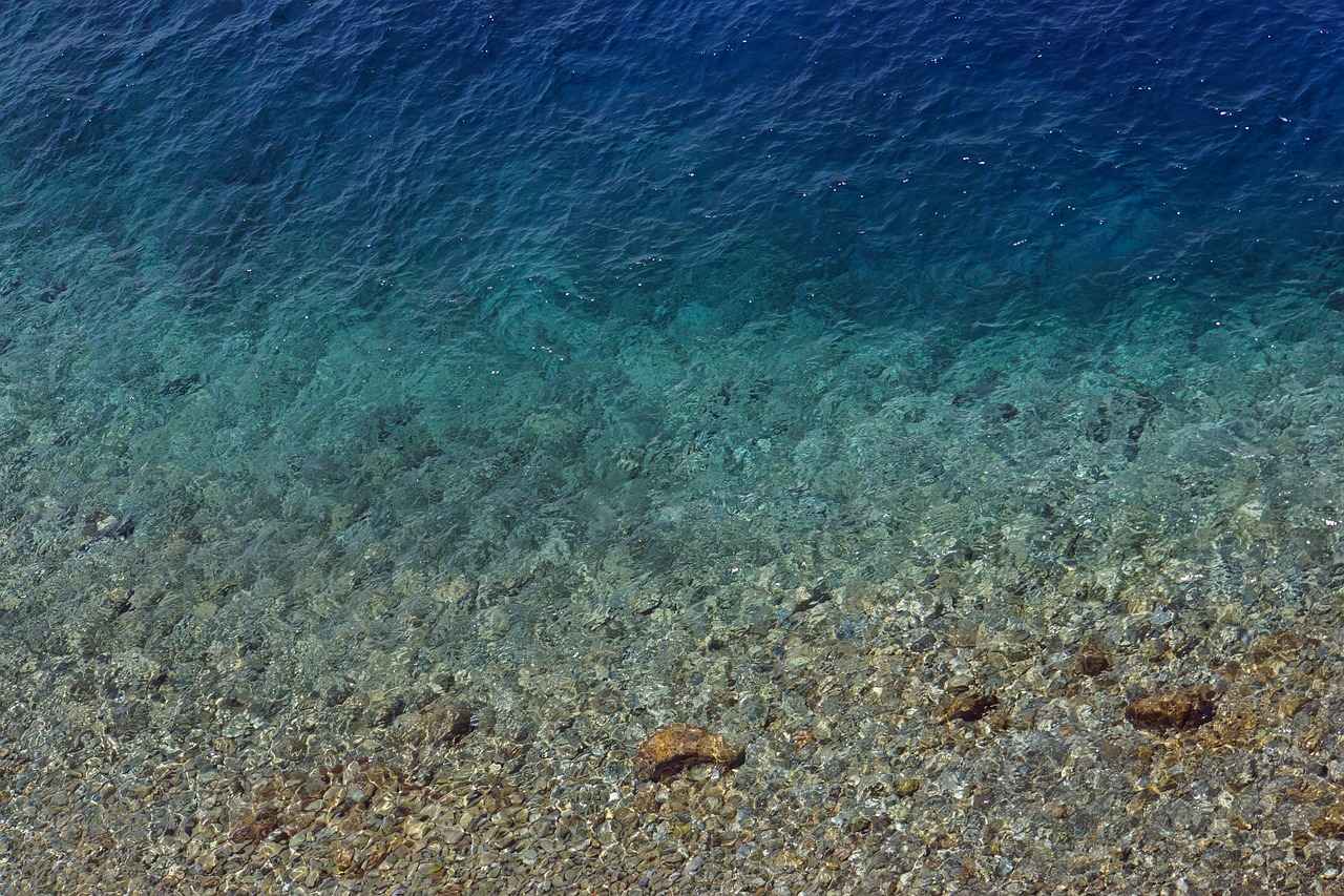 Kapşonlu Bornoz Modelleri ile Kışın Sıcak Kalın